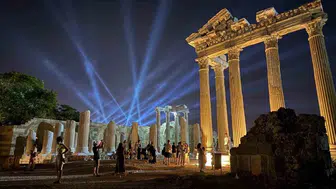 Müzeler gece ziyaretçilerine kapılarını yeniden açıyor