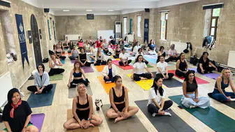 Kapadokya balonları arasında üç günlük yoga maratonu