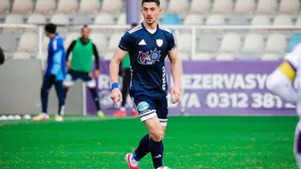 Erzurumspor kadrosunu koruyor iki isimle daha anlaştı