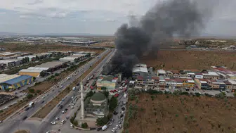 Konya’da yatak fabrikası alevlere teslim oldu