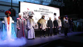 Amasya tarihini bin yıllık kıyafetlerle podyuma taşıdı