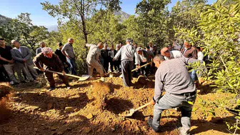 Şemdinli'de katliam kurbanları son yolculuğuna uğurlandı