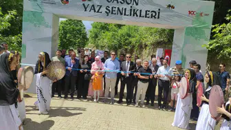 Sason yaz şenliğiyle yerel lezzetlerini vitrine çıkardı