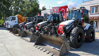 Alanya Belediyesi iş makineleri filosunu yeniledi