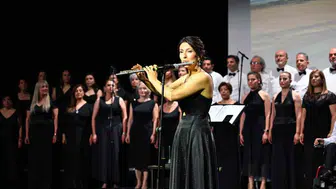 Mersin’in gönüllü korosu sahnede ilk sınavını başarıyla verdi