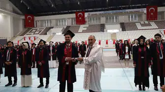 Fırat Üniversitesi 175 genç hekimi görevine uğurladı