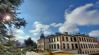 Erzurum Kongre Binası'ndaki tarihi eserler şehirden gönderiliyor