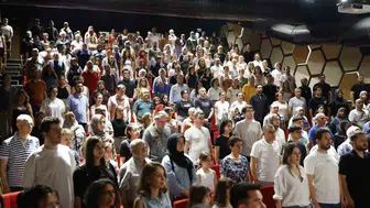 Denizli’de minik oyuncular sahne tozunu yuttu