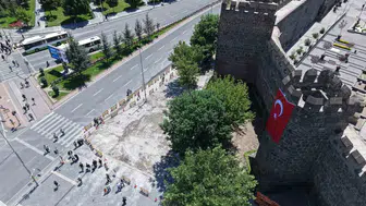 Kayseri Cumhuriyet Meydanı yeni taşlarıyla yenileniyor