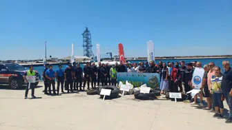 Enez denizinde temizlik operasyonu