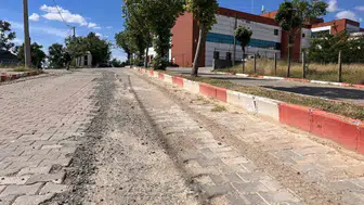 Hayrabolu Devlet Hastanesi yolundaki çukurlar sürücüleri isyan ettirdi