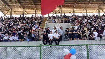 Zonguldak’ta 500 öğrenci mezuniyet coşkusunu stadyumda yaşadı