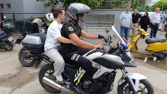 Sınav yerine yanlış giden öğrenciyi polis motosikletle yetiştirdi