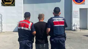 Alanya'da hırsızlık hükümlüsü jandarmanın takibiyle yakalandı