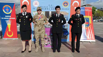 İskenderun’da jandarma komandolarından nefes kesen gösteri
