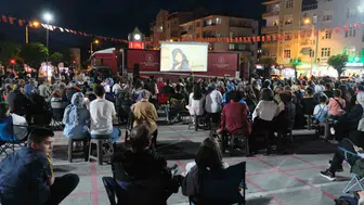 Karaman meydanlarına sinema keyfi geldi