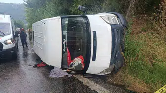 İzmir Kiraz'da tarım işçilerini taşıyan minibüs kaza yaptı