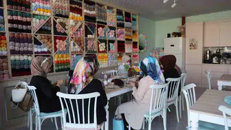 Konya’da kadınların yeni buluşma noktası örgü kafe oldu