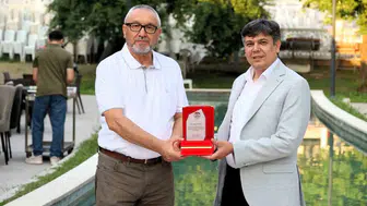Söğüt Belediyesi'nde 44 yıllık çalışma hayatı plaketle son buldu