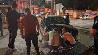 Tokat Niksar yolunda üç araç birbirine girdi