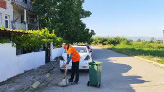 Efeler sokakları köşe bucak temizleniyor