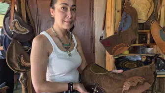 Beyaz yakayı bıraktı Odunpazarı’nda deri ve ahşaba hayat veriyor