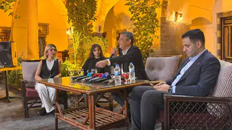 Özgür Özel Diyarbakırlı gençlerle siyaseti konuştu