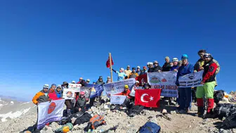 Toroslar'ın zirvesine 100 dağcıyla dev anma yürüyüşü
