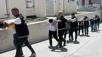 Adana polisi sokak satıcılarını yakaladı