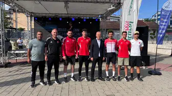 Kosova yollarında ay yıldızlı gurur
