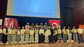 Denizli'de öğrenciler yabancı dili sahnede konuşturdu