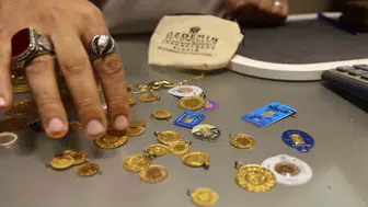 Düğün takılarını bozdurmak isteyen çift büyük şok yaşadı