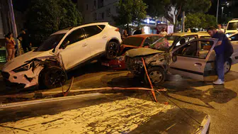İzmir'de direksiyon başında kalp krizi geçiren sürücü hayatını kaybetti