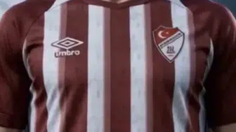 Elazığspor gol kralı Kemal Rüzgar ile el sıkıştı