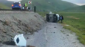 Muradiye'de kamyonet kazası Sürücü yaralı kurtuldu