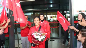 Kayserili Ayşegül Muay Thai dünyasının zirvesine yerleşti