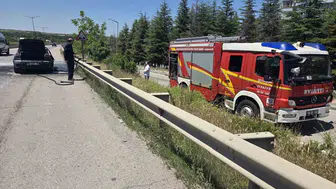 Elmadağ yolunda bir otomobil tamamen küle döndü