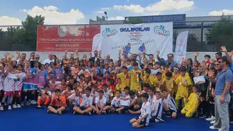 Beypazarlı ortaokullular çim hokeyinde Türkiye’ye damga vurdu