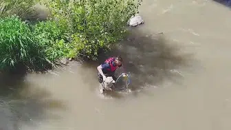 Kars Çayı'nda boğulmaktan son anda kurtarıldı