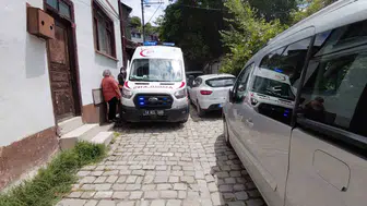 Mudurnu sokaklarında hatalı park krizi hastaya ulaşımı engelledi