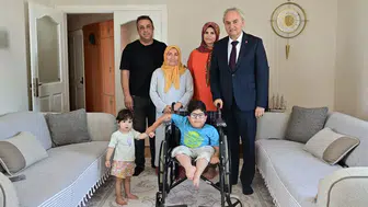 Kepez Belediyesi’nden ihtiyaç sahiplerine karne hediyesi