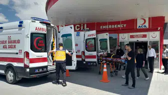 Konya yolunda kaza yapan aile hastanelik oldu