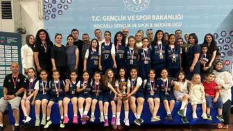 Çayırovalı genç sporcular madalyaları topladı