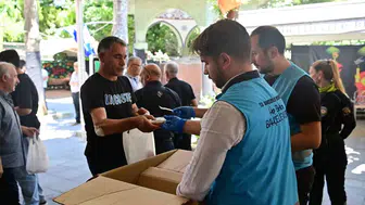 Bahçelievler belediyesi Muharrem ayında vatandaşlara aşure dağıttı