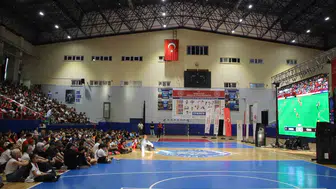 Aydınlılar milli maç heyecanını dev ekranda paylaştı