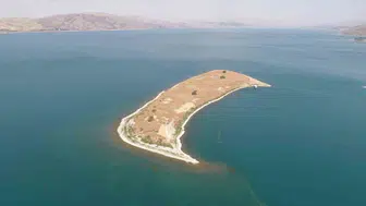 Hazar Gölü’nün saklı hazinesi Tavşan Adası turizme hazırlanıyor
