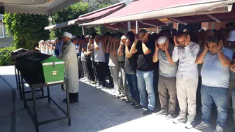 Sakarya’daki trafik kazasında yaşamını yitiren anne ve kızı defnedildi