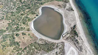 Çanakkale'nin meşhur Kalpli Gölü bu yıl pembeye dönmedi