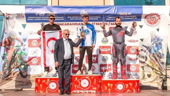 Kağıtsporlu sporcular Avrupa ve Türkiye’de kürsüyü bırakmadı