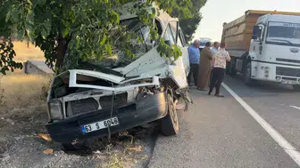 Şanlıurfa yolunda dört araç birbirine girdi